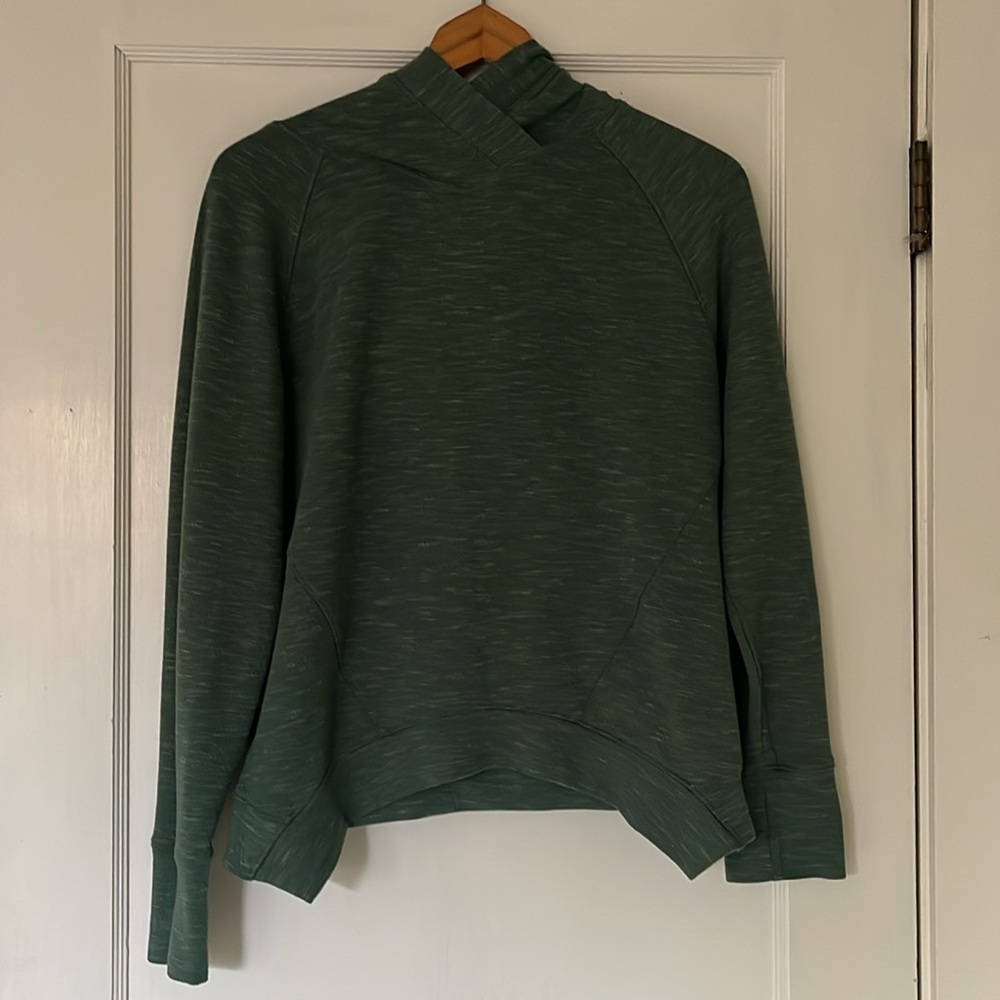 Prana green hooded pullover shirt. Size small. In excellent used condition.